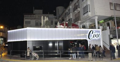 Fachada de cine huercal overa